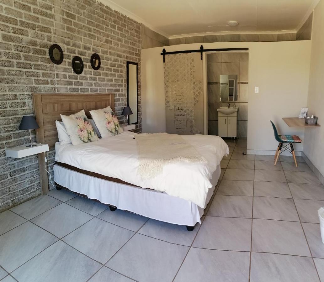 @Home Guest House Zeerust Екстер'єр фото