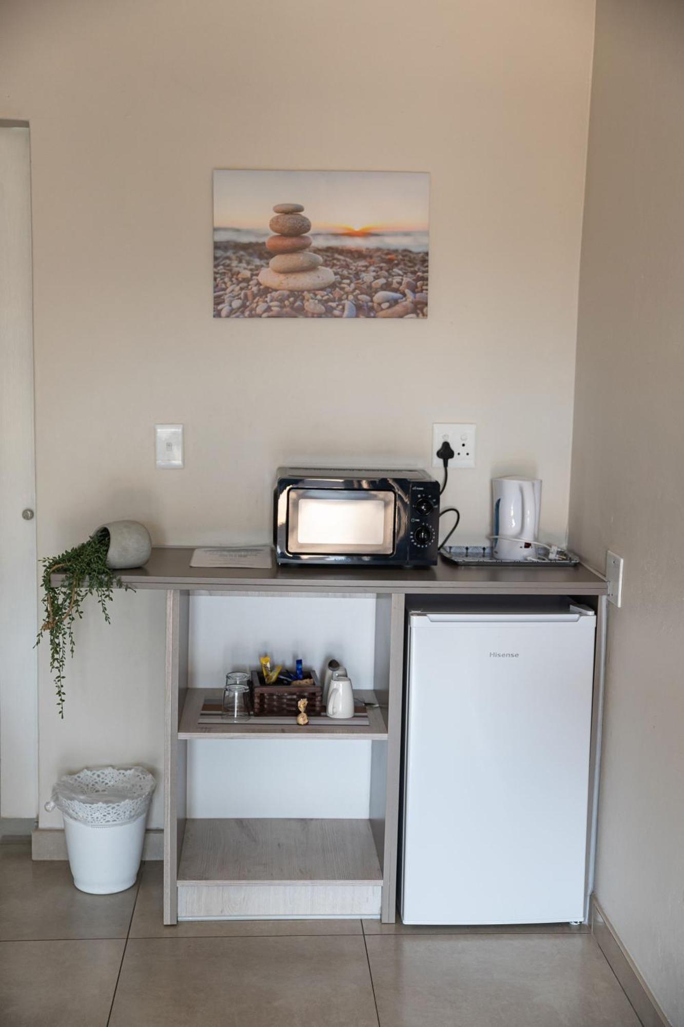 @Home Guest House Zeerust Екстер'єр фото
