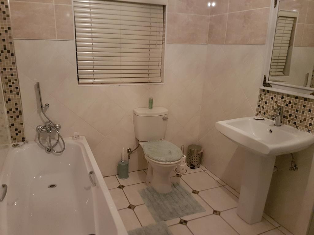 @Home Guest House Zeerust Екстер'єр фото